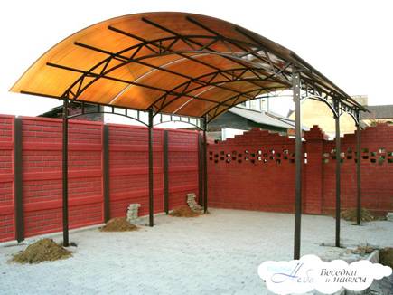 Разработка грунта и установка навеса