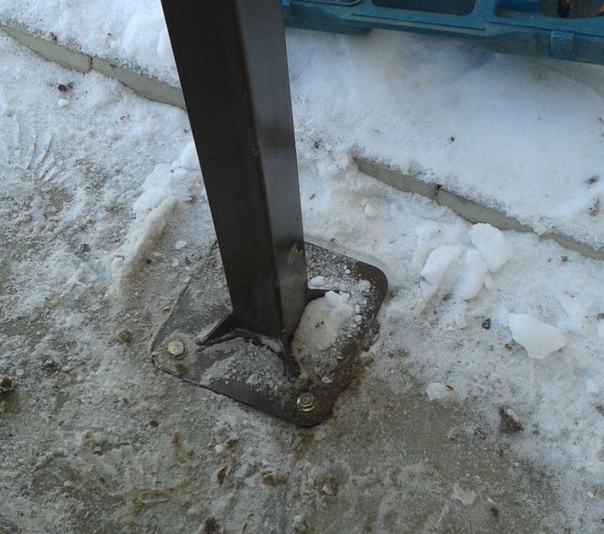 Крепление навеса анкерными болтами